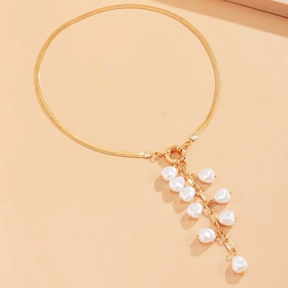 New faux pearl necklace - Picture 4 of 5